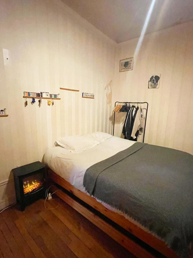 Beautiful Flat In The Center Of 6 Th District Parigi